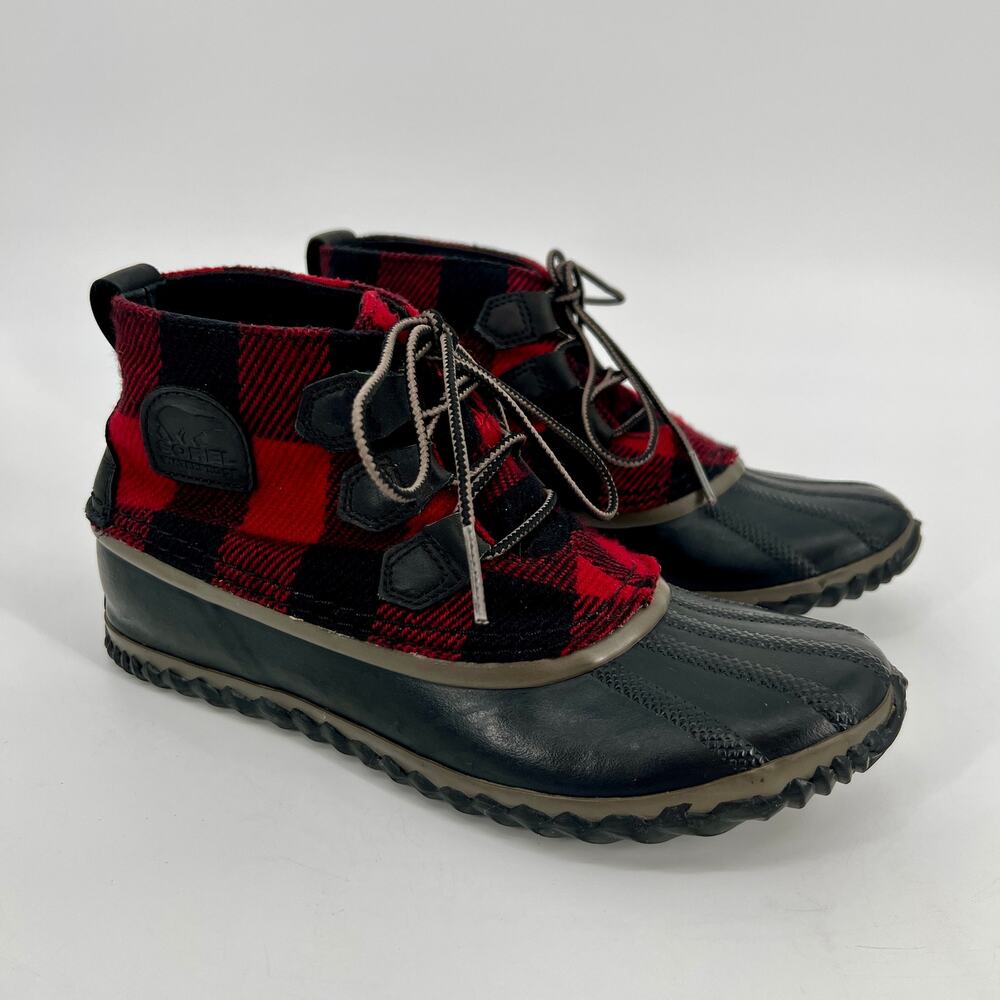 Sorel Out n About Buffalo Plaid Duck Boot Womens 9 Red Black Winter Waterproof